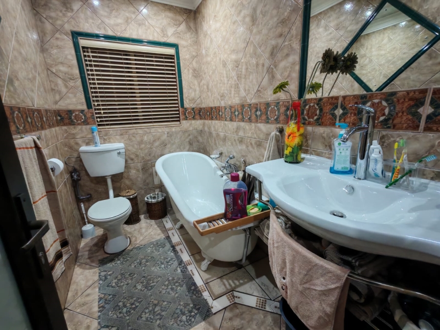 3 Bedroom Property for Sale in Vaalpark Free State